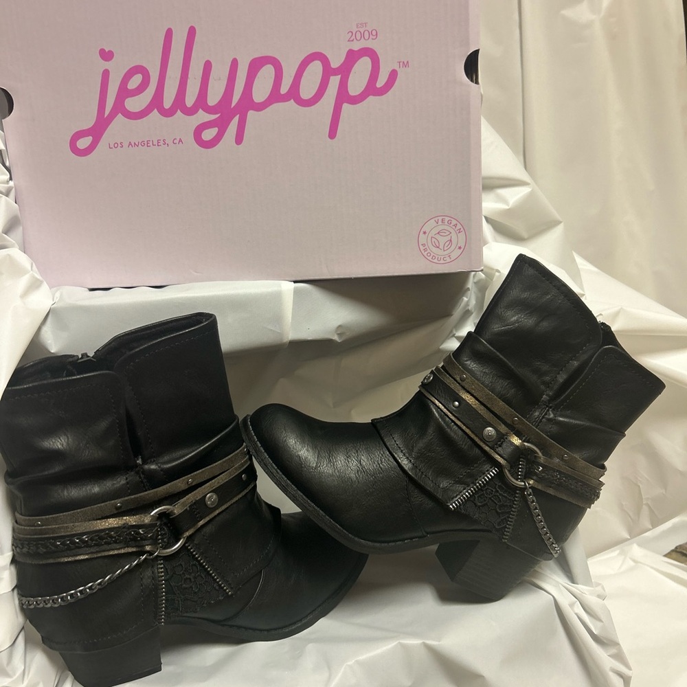 Jellypop RhoryWomen's Black Distressed Look Ankle Boots